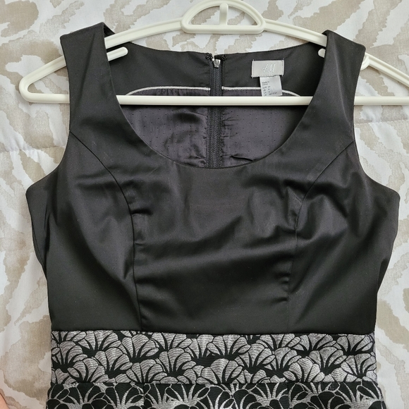 Size 4 - h&m - sleveless dress - black - Picture 9 of 16